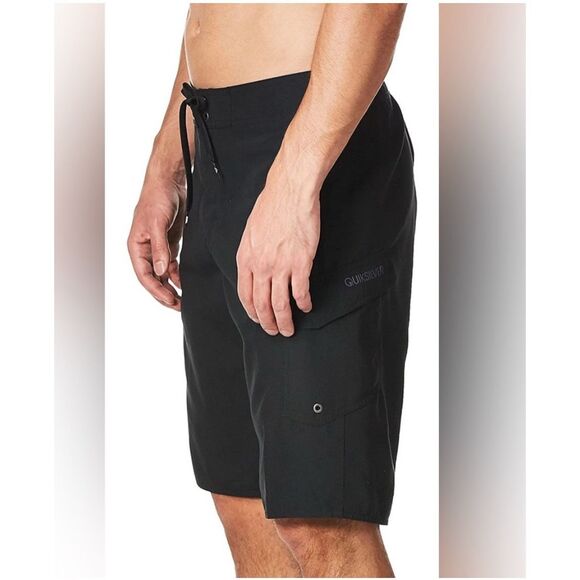 EUC! Quiksilver Manic Cargo Solid Black Board Shorts Swim Trunks - Size 33 - Picture 1 of 3